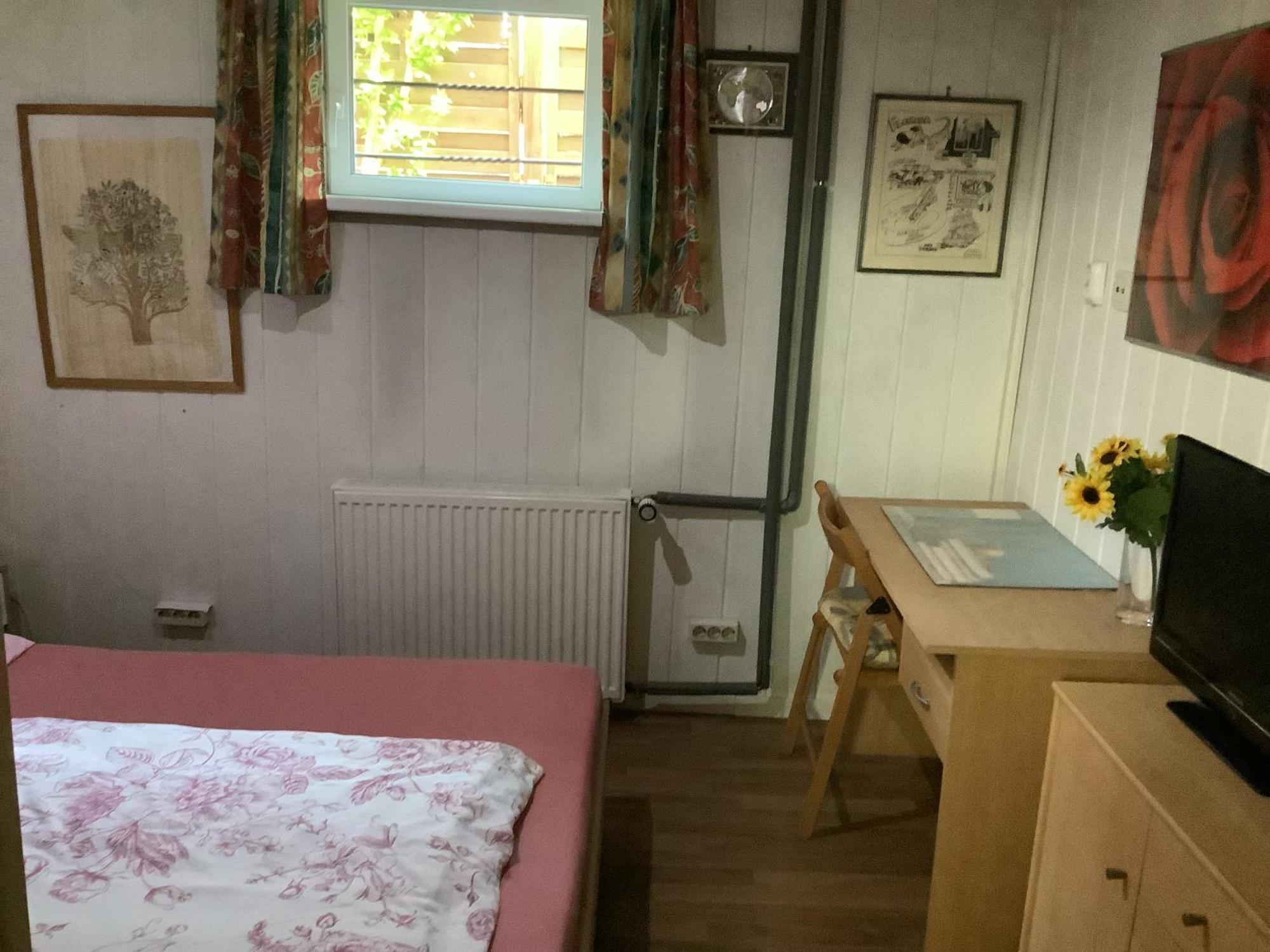 Schoenes Zimmer Im Seterant/Untergeschoss Essen Exterior photo